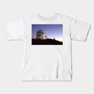 Sunset at the Observatory on Mauna Kea Summit in Hawaii Kids T-Shirt